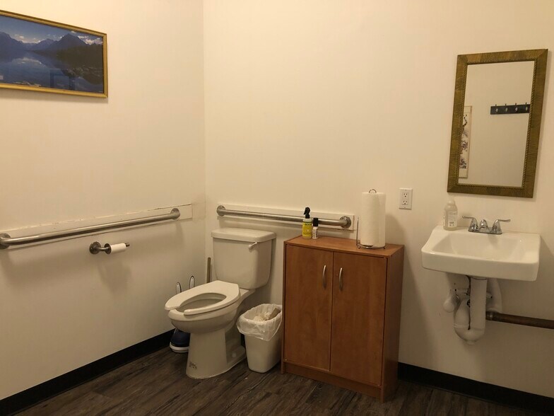 More Photos Of 352 Washington St, Somerville Light Manufacturing For Sale