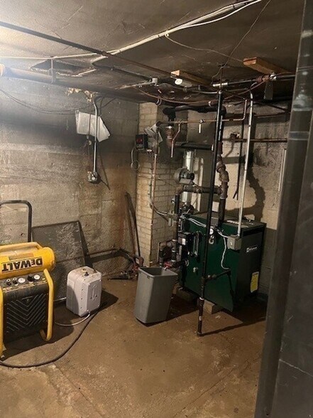 More Photos Of 21 Pelham St, Newton General Retail For Sale