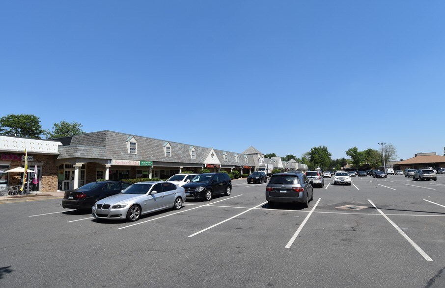 More Photos Of 28 Wintonbury Mall, Bloomfield Unknown For Lease