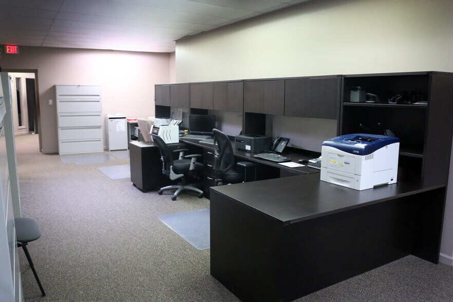 More Photos Of 26026-26038 Woodward Ave, Royal Oak Medical For Sale
