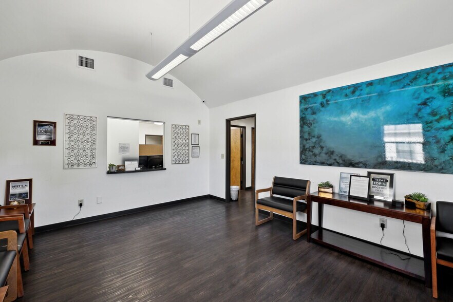 More Photos Of 2128 Babcock Rd, San Antonio Medical For Sale