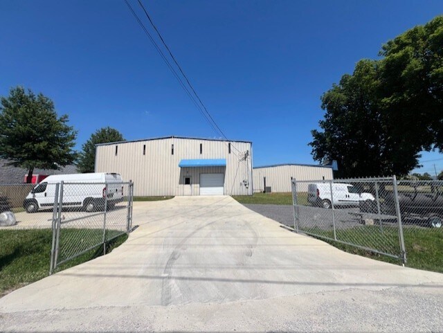 More Photos Of 1225 5th Ave SE, Decatur Warehouse For Sale