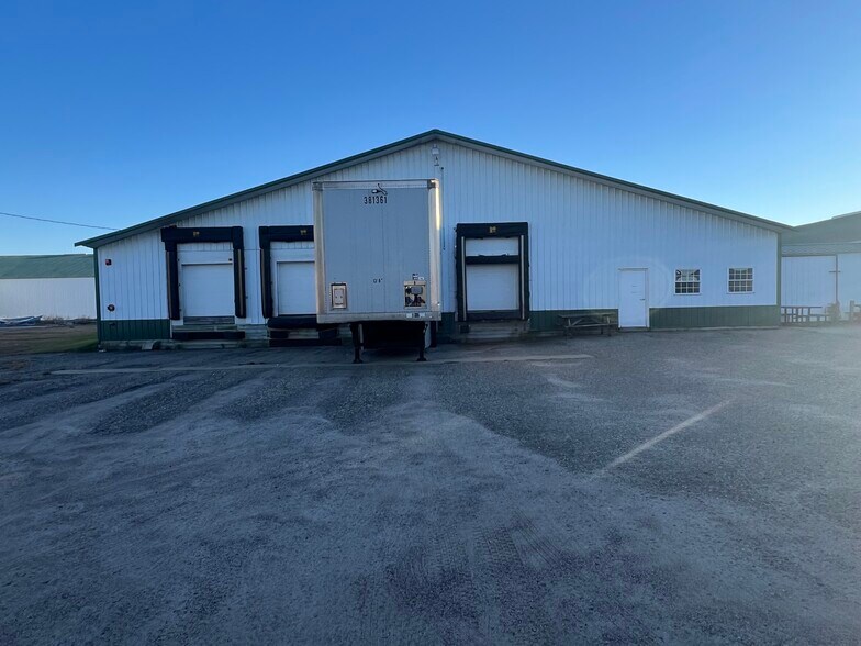 More Photos Of 480 Park Ave E, Eden Valley Warehouse For Sale