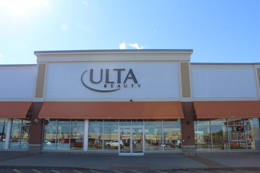 More Photos Of 92 Farmington Rd, Rochester Unknown For Lease