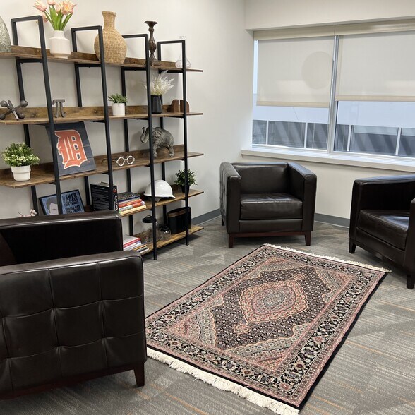 More Photos Of 801-803 W Big Beaver Rd, Troy Office For Lease