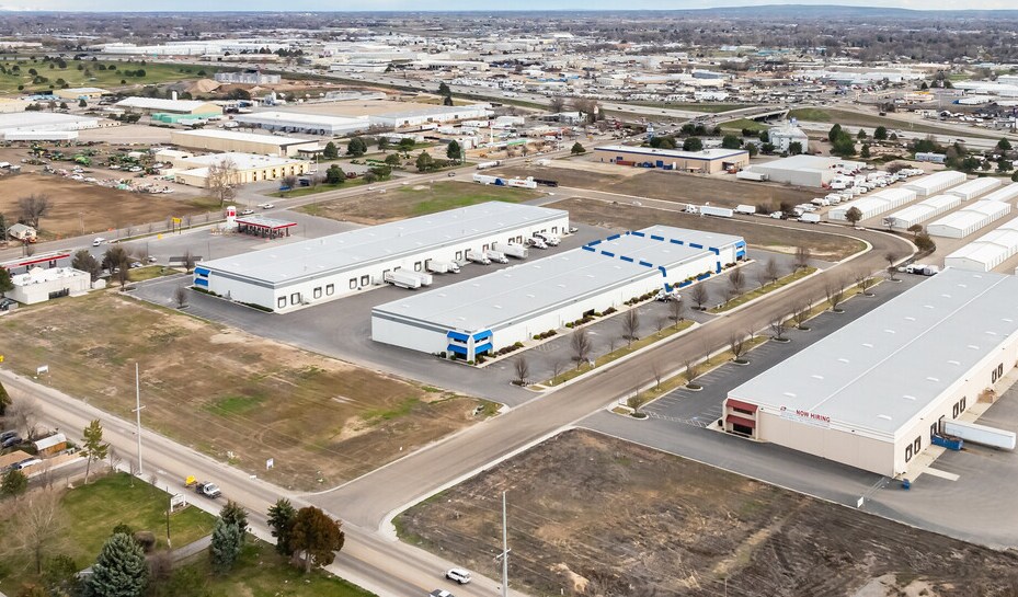 More Photos Of 2102 N Devlin Way, Nampa Distribution For Lease