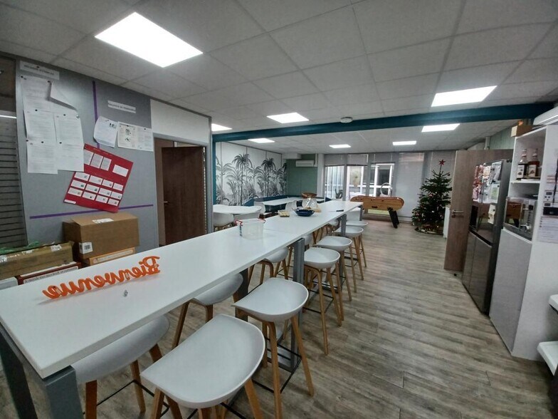 More Photos Of 22 Avenue Robert Schuman, Marseille Office For Sale
