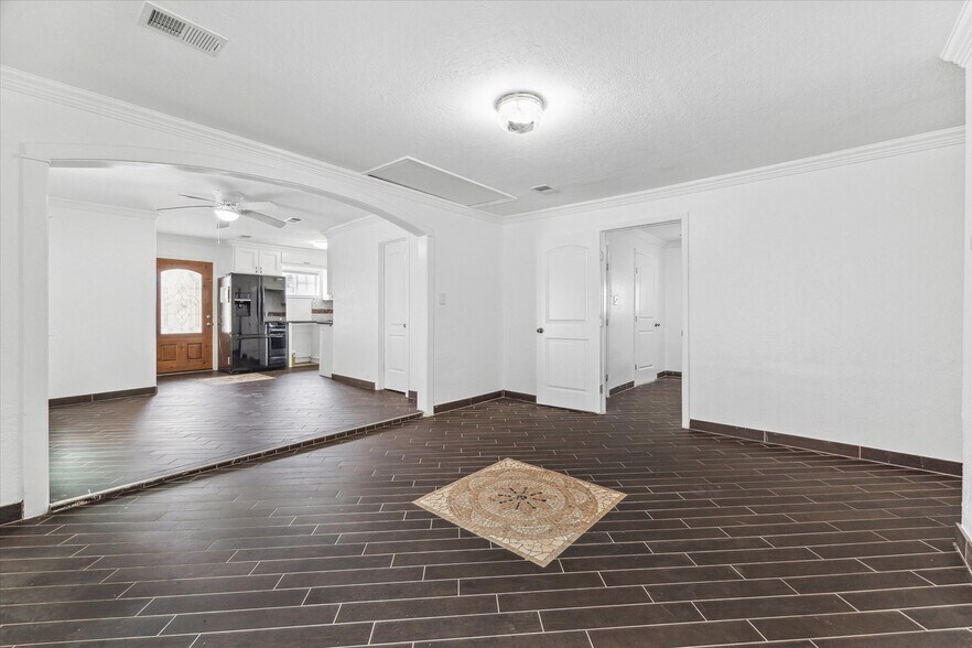 More Photos Of 11126 Timber Crest Dr, Houston Warehouse For Sale