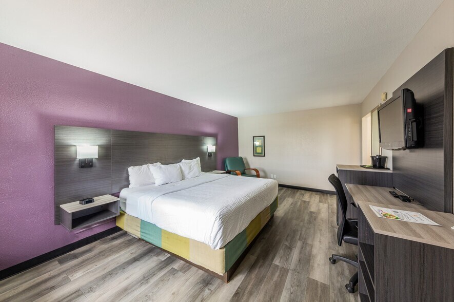 More Photos Of 1112 S Fort Hood St, Killeen Hotel For Sale