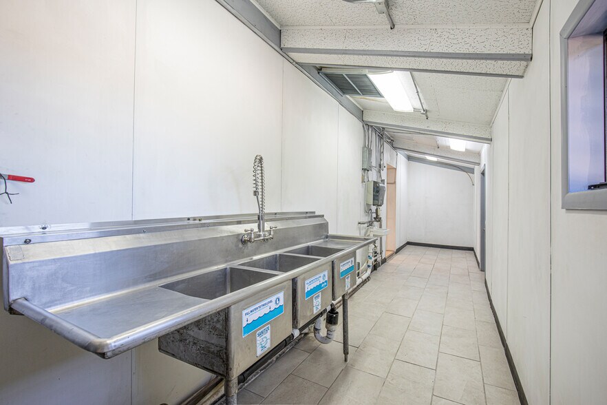 More Photos Of 1200 S Beeline Hwy, Payson General Retail For Sale