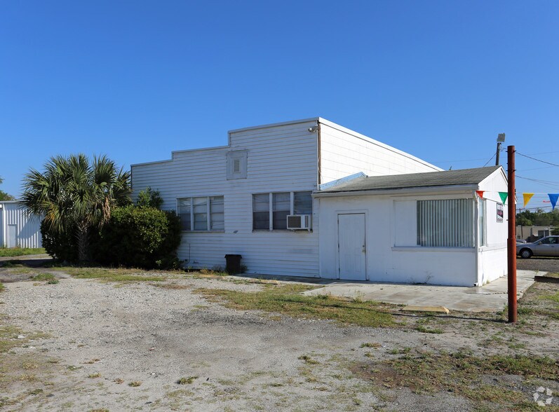 More Photos Of 2518 Park Dr, Sanford Freestanding For Lease