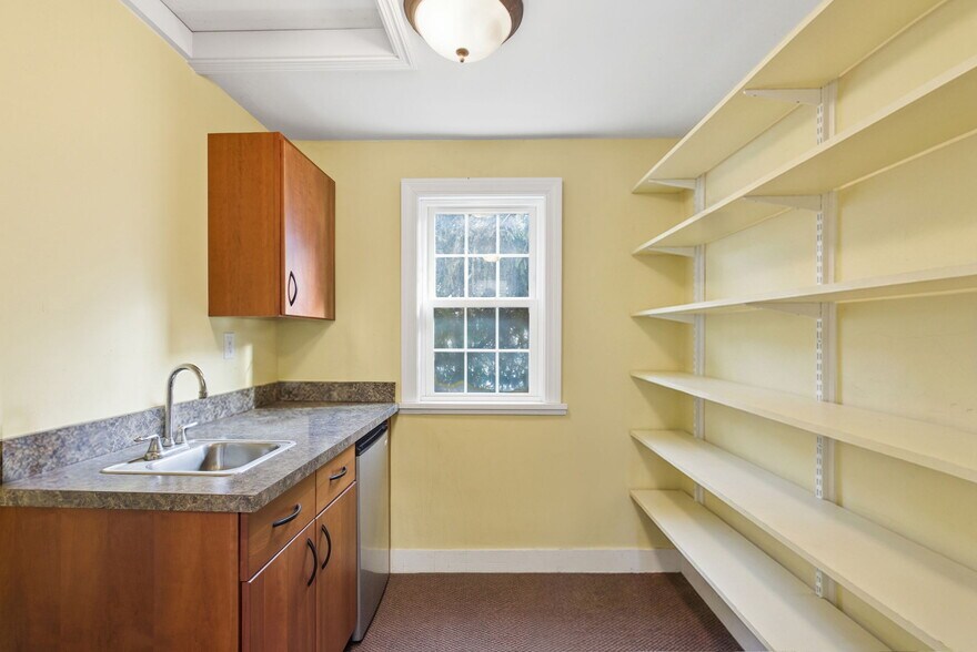 More Photos Of 376 Us-202, Somers Township Office For Sale