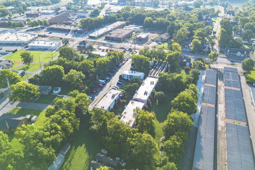 More Photos Of 126 Walton Ferry Rd, Hendersonville Apartments For Sale