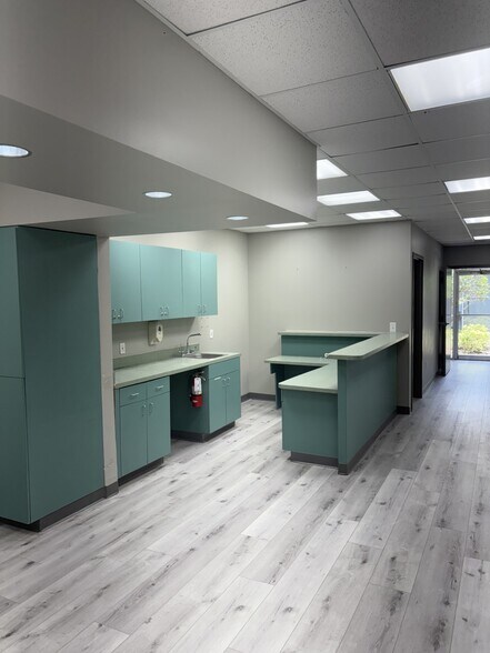 More Photos Of 13787 Belcher Rd, Largo Medical For Lease
