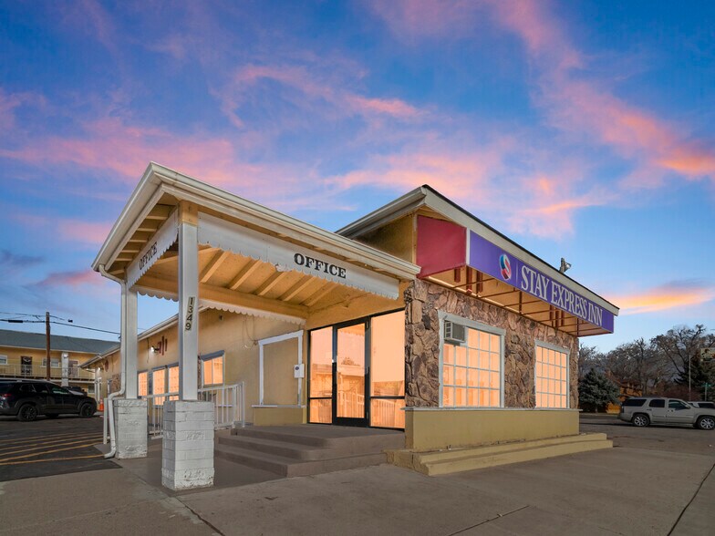 More Photos Of 1349 Idaho St, Elko Hotel For Sale