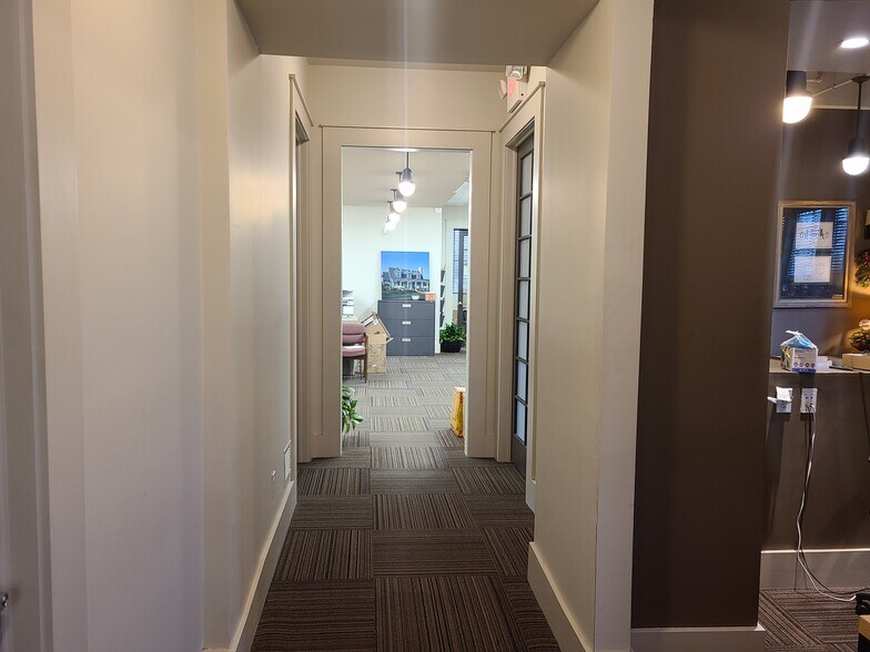 More Photos Of 5 Shore Ln, Bay Shore Apartments For Lease