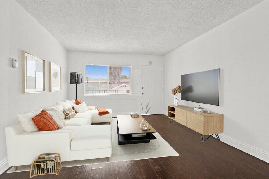 More Photos Of 473 E 55th St, Long Beach Apartments For Sale