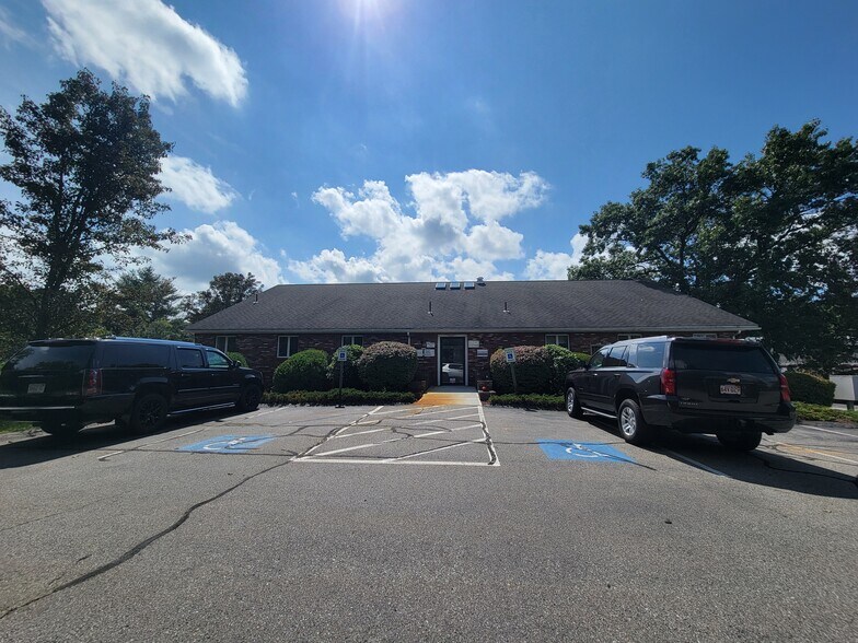 More Photos Of 1565 Main St, Tewksbury Medical For Lease