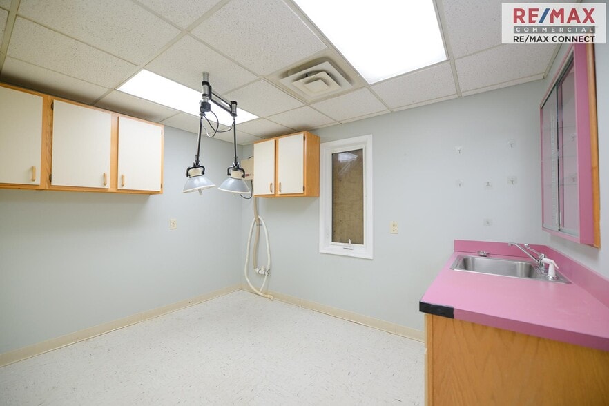 More Photos Of 3440 Hampton Hwy, Yorktown Office For Sale