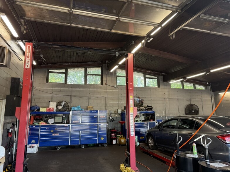 More Photos Of 1231 Norview Ave, Norfolk Auto Repair For Sale