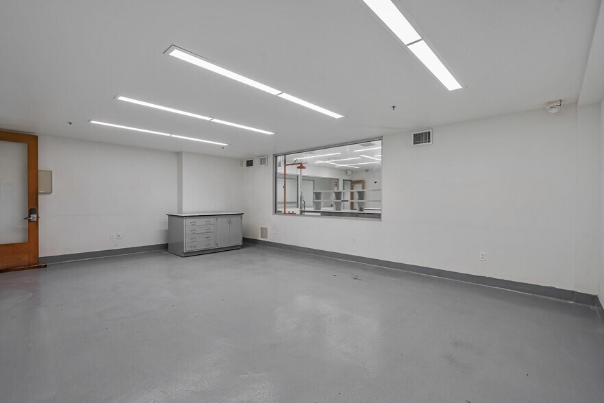 More Photos Of 1320 #1 9th St, Berkeley Industrial For Sale