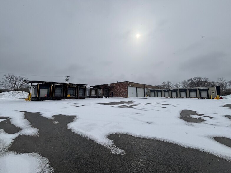 More Photos Of 48 Meetinghouse Ln, Sagamore Beach Distribution For Sale