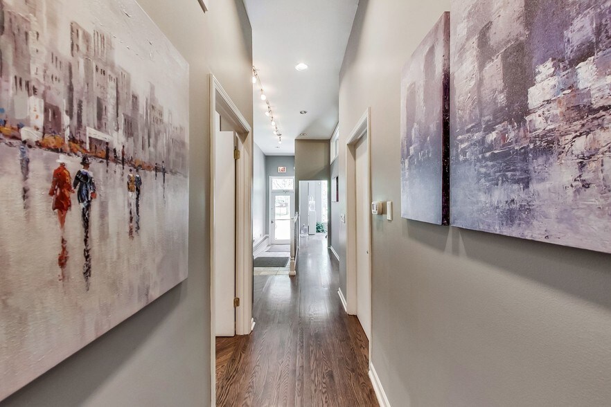 More Photos Of 2636 N Lincoln Ave, Chicago Apartments For Lease