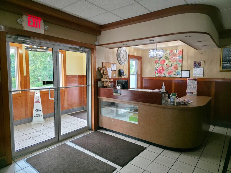 More Photos Of 127 Trenton Rd, Browns Mills Restaurant For Lease