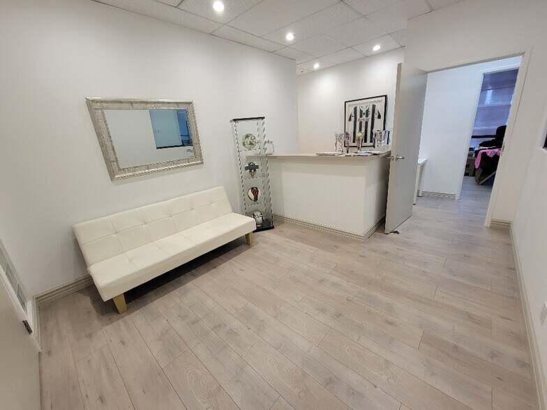 More Photos Of 6404 Wilshire Blvd, Los Angeles Medical For Lease