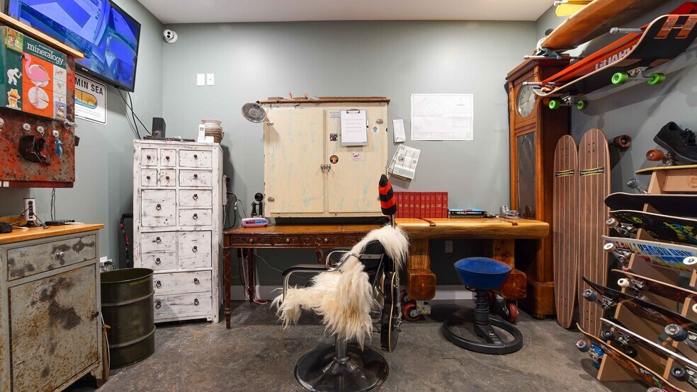 More Photos Of 17629 Cordova Pl, Panama City Beach Industrial For Sale