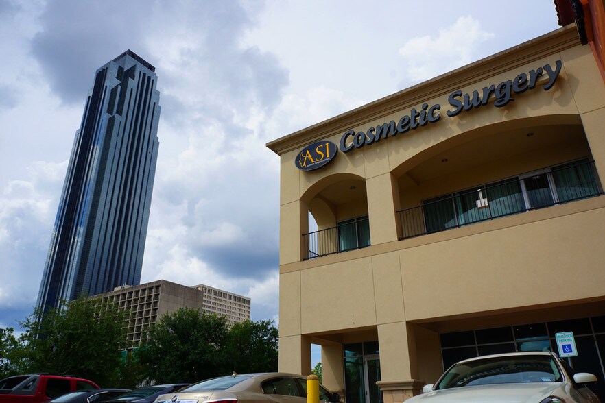 More Photos Of 3005-3115 W Loop 610, Houston Unknown For Lease