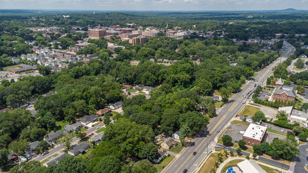 More Photos Of 361 N Marietta Pky NE, Marietta Medical For Sale