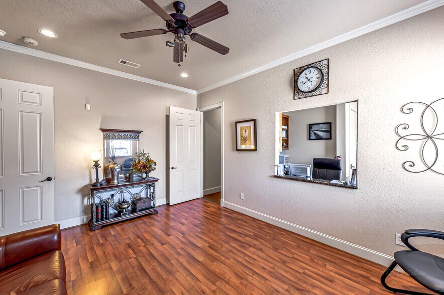 More Photos Of 1846 Snake River Rd, Katy Medical For Lease