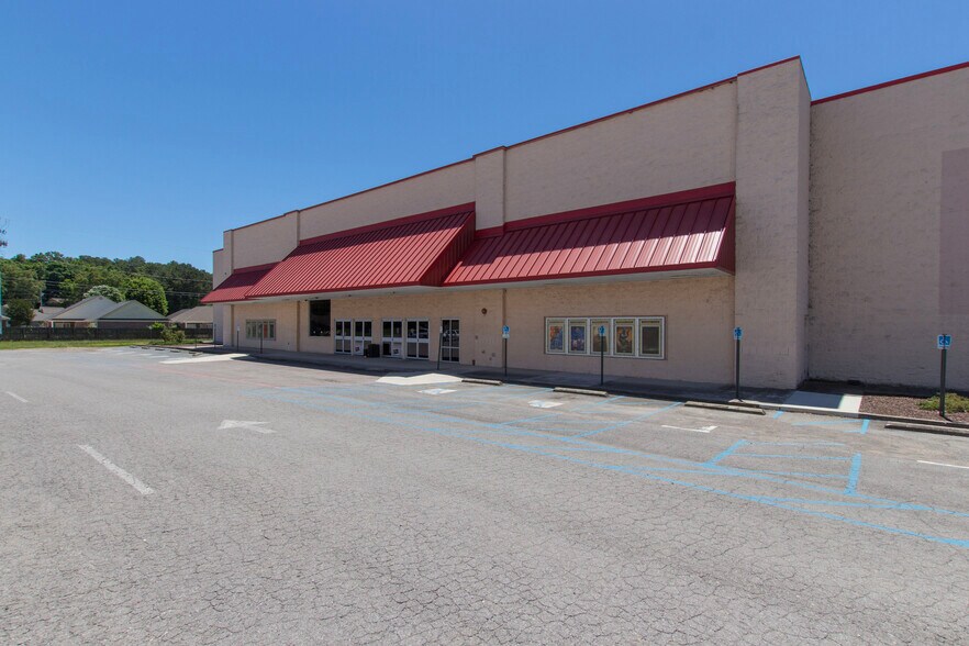 More Photos Of 3519 S Broad St, Scottsboro Sports And Entertainment For Sale
