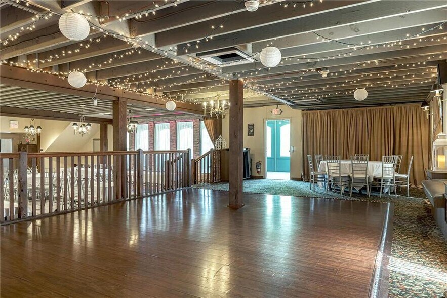 More Photos Of 11475 Lilac Ave, Saint Louis Specialty For Sale