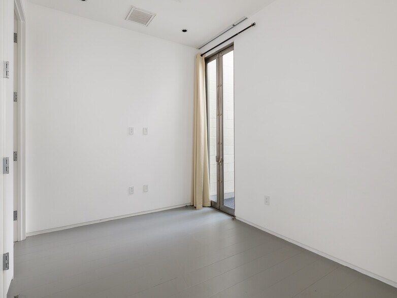 More Photos Of 208 Main St, El Segundo Loft Creative Space For Sale