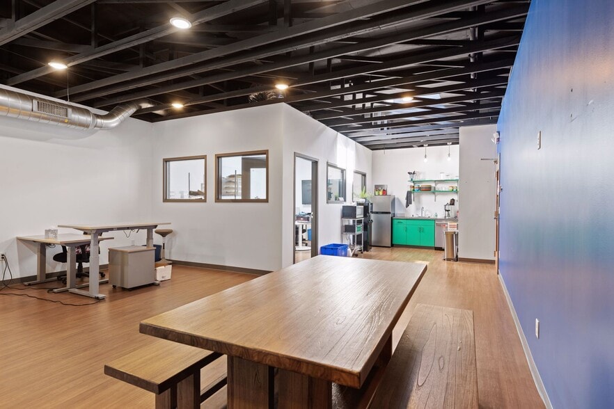 More Photos Of 2639-2641 Nicollet Ave, Minneapolis Storefront Retail Office For Lease