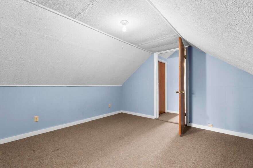 More Photos Of 128 Saltonstall Pky, East Haven Medical For Sale