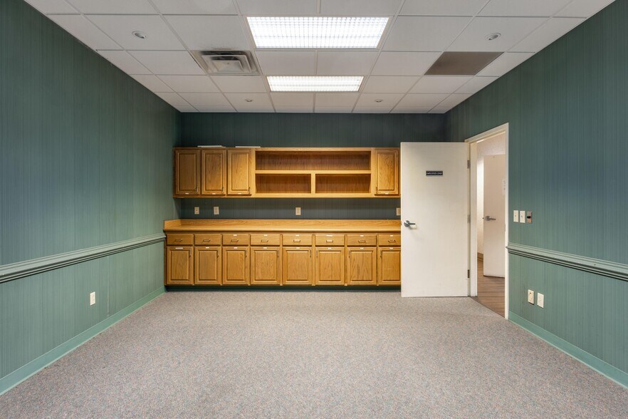 More Photos Of 1494 Stuart Rd NE, Cleveland Medical For Lease