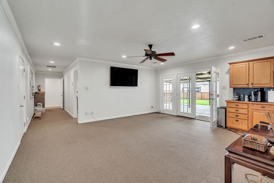 More Photos Of 4520 Keller Hicks Rd, Keller Self Storage For Lease