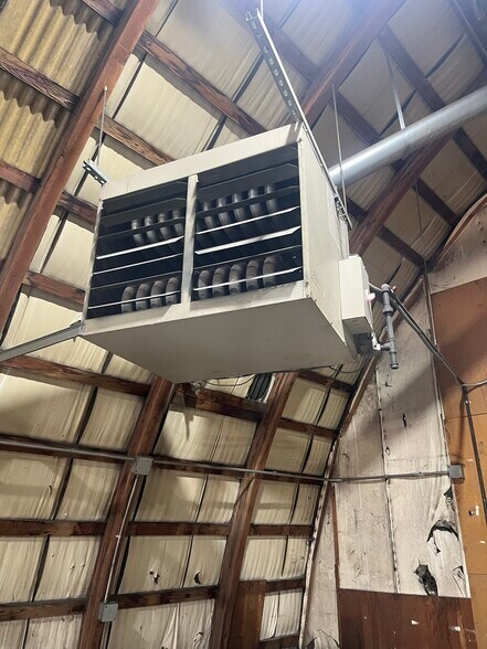 More Photos Of 1987 Farm To Market Rd, Kalispell Industrial For Lease