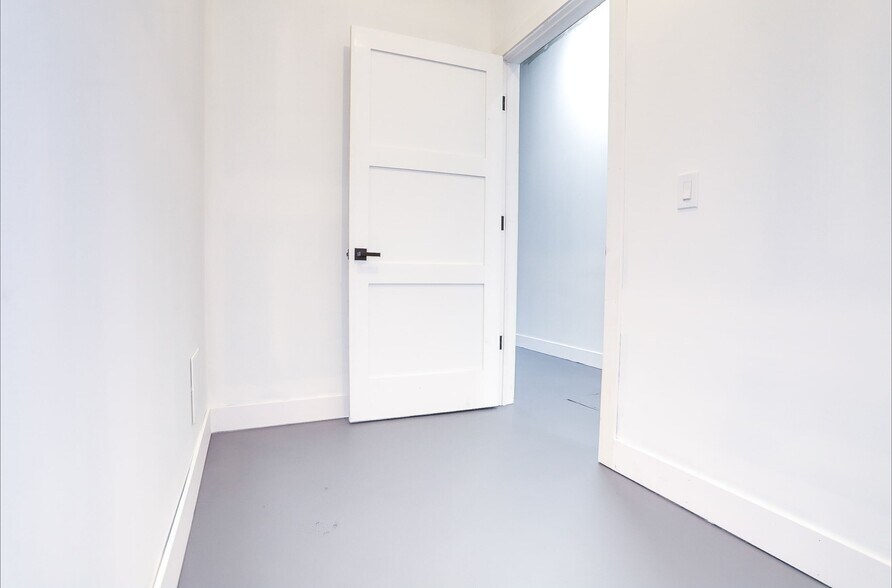 More Photos Of 557 1st St, Hoboken Storefront Retail Residential For Lease