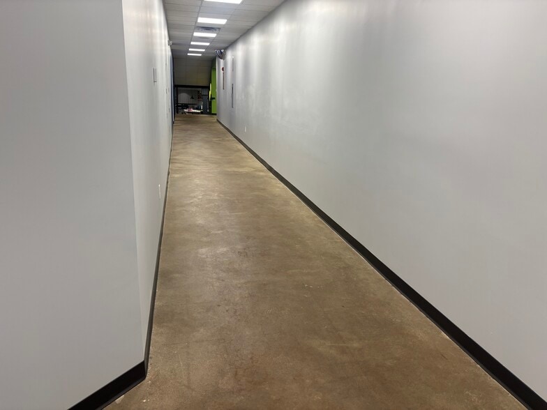 More Photos Of 360 Highland Rd E, Macedonia Office For Sale