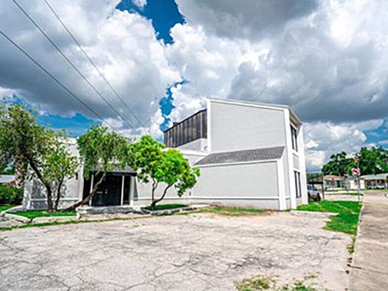 More Photos Of 3922 Tampa St, Tampa General Retail For Lease