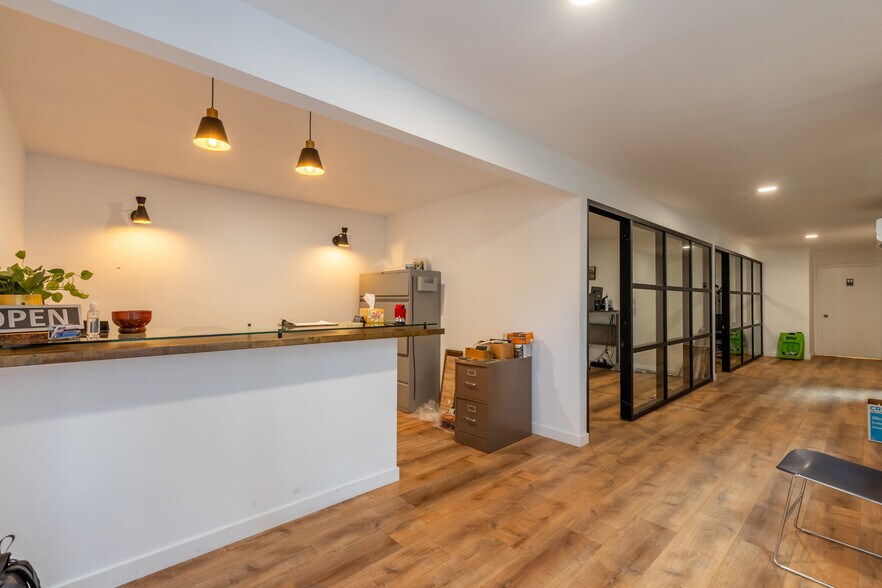 More Photos Of 608 E Rancho Vista Blvd, Palmdale Service For Sale