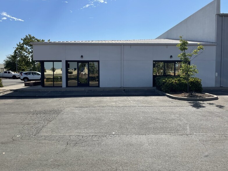 More Photos Of 2015 Challenger Ave, Oroville Light Manufacturing For Lease