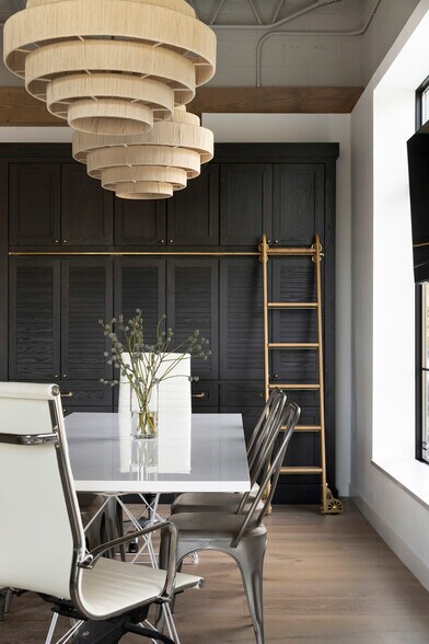 More Photos Of 1986 Highway 96 E, White Bear Lake Freestanding For Lease