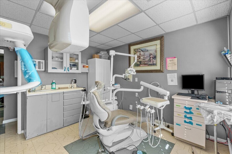 More Photos Of 1020 E Florida Ave, Hemet Freestanding For Sale