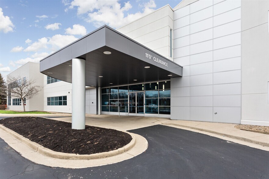 More Photos Of 6855 Shore Terrace, Indianapolis Office For Sale