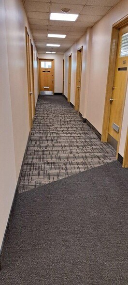 More Photos Of 110 E Schiller St, Elmhurst Office For Lease